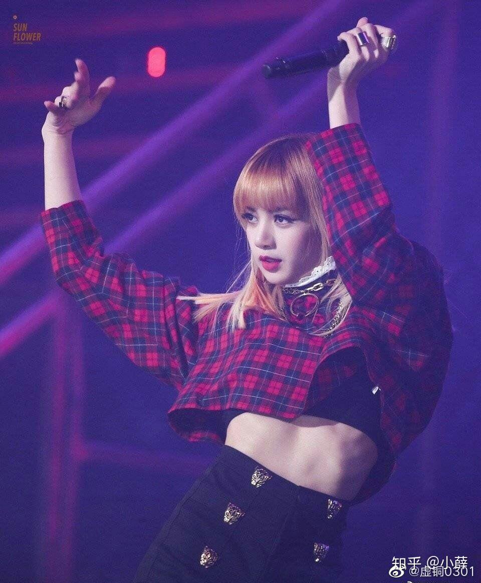 为什么blackpink的lisa衣服都那么难看
