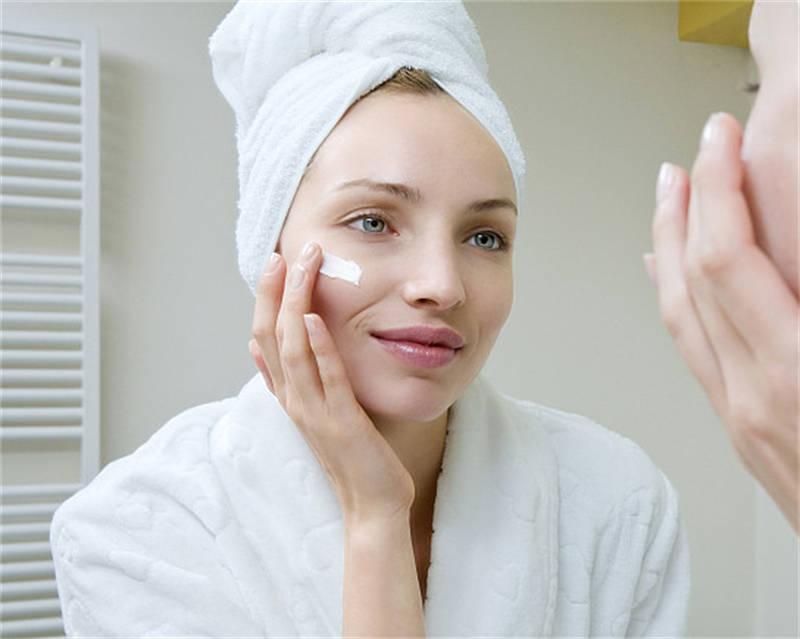 如何做到化妆护肤两不误呢?