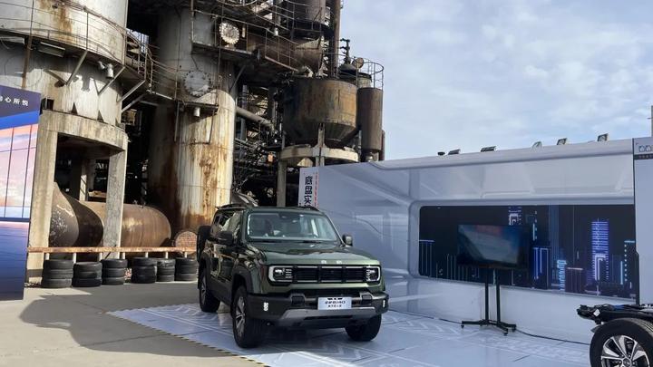 无框车门女王副驾预售1858万起的全新bj40香吗