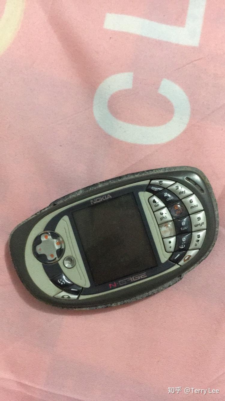 诺基亚的qd游戏手机有改变当时的掌机格局吗上面有好玩的游戏吗这个