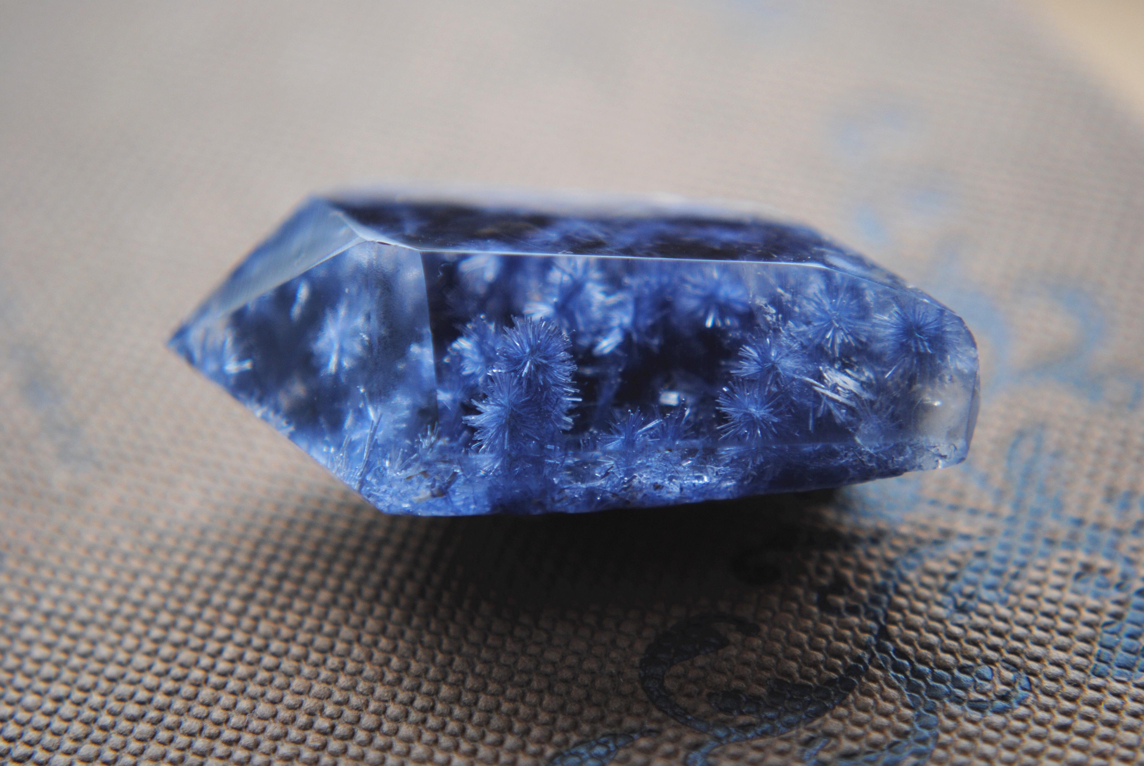 蓝晶石 kyanite 也有颜色很好滴～ - 堆糖，美图壁纸兴趣社区