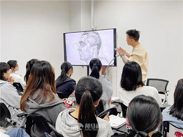 什么叫工薪阶层 v2-0d72c138853562dba6ee62c7444286bc_r.jpg