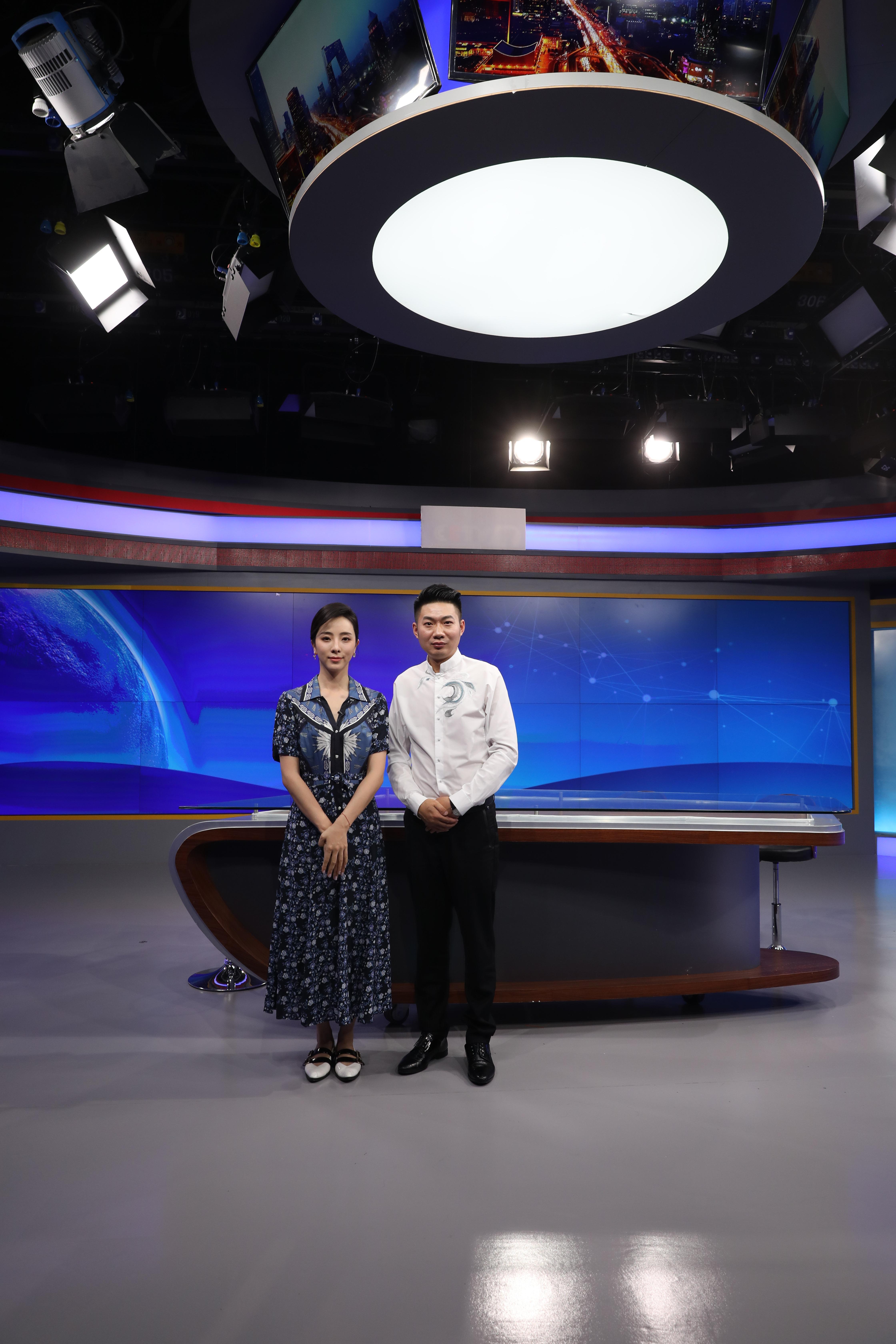 央视知名主持人对话中影人教育杨立成打造艺考界的新东方