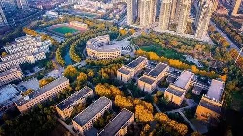 洛阳大学,源于1981年成立的洛阳市走读大学;1982年,该校更名为洛阳市