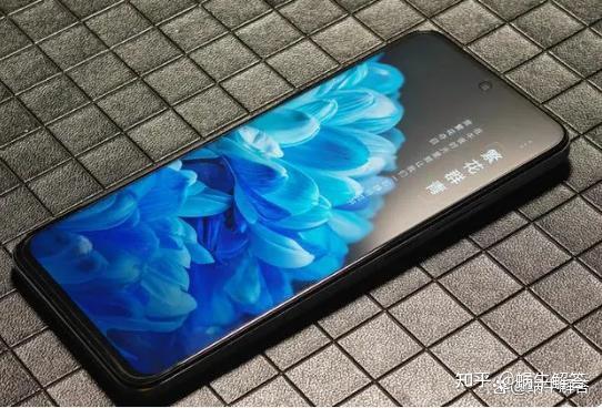 标准版仅需935元起,荣耀play8t直降特惠,大电池 高清双摄!