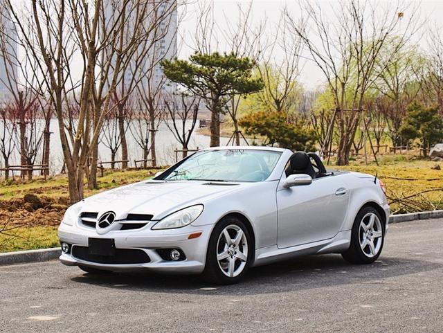 奔驰尽然是最有性价比的敞篷车锦和汽车商业中心带你看二手slk350