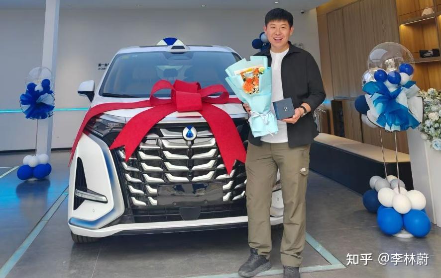 第二代腾势D9上市:作为2025款车主,我为什么觉得这次没被背刺?