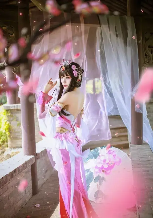 王者荣耀cos美白大长腿甄姬