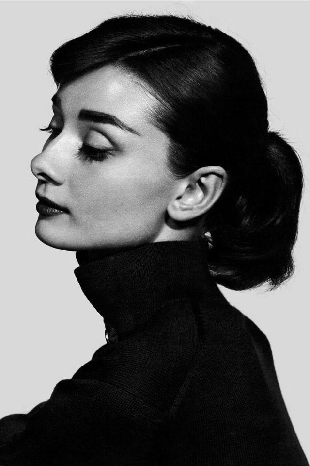 奥黛丽赫本黑白照片