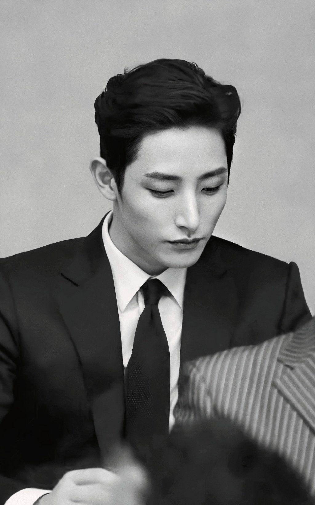 李洙赫有哪些出圈神图? - 知乎