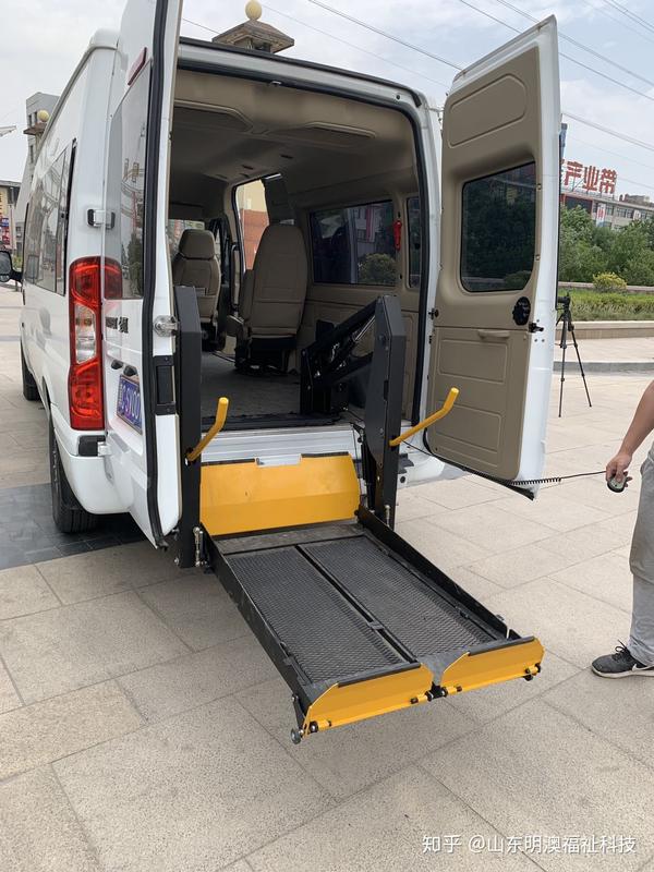 全顺斯宾特大通g10v80安装轮椅升降机海狮依维客安装轮椅升降平台