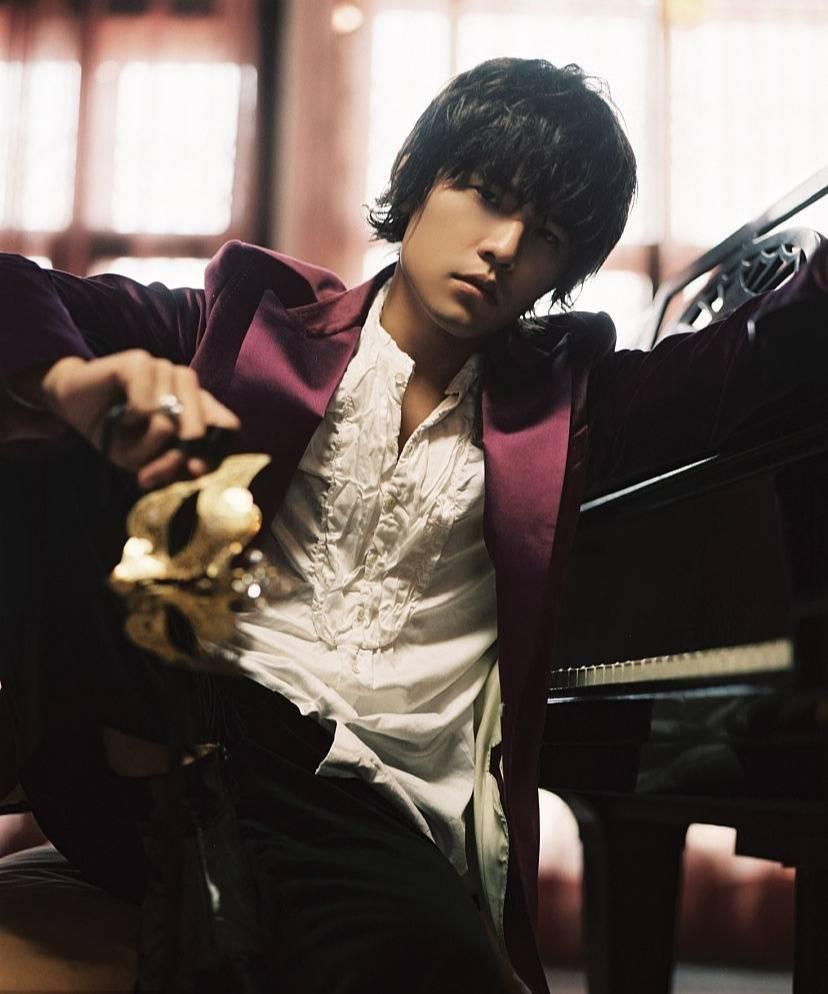 大家有没有周杰伦早期留狼尾的照片? - 知乎