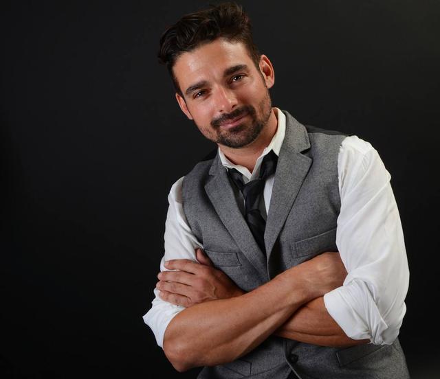 地中海类型的主要特征是黑发黑眼睛,头发是卷的,皮肤比较黑,身材相对