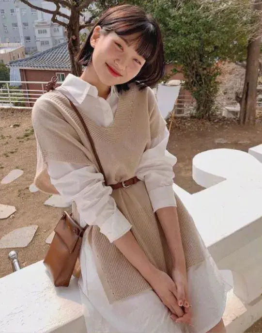 是可以尝试bob短发 空气刘海,显得更娇小年轻