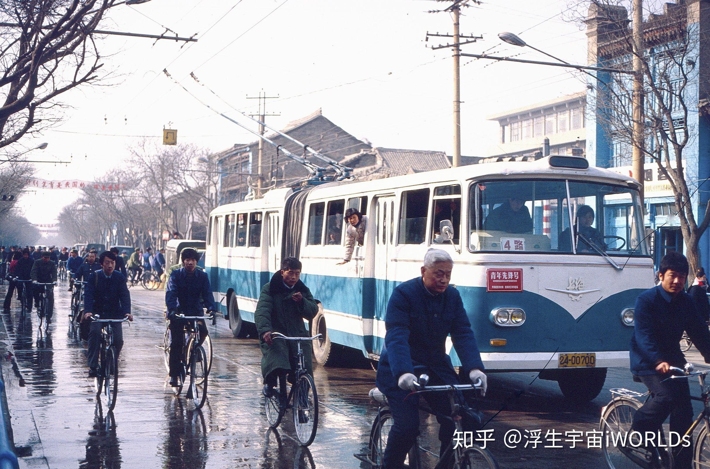 六七十年代的电车 v2-0e331a7fcee053ee938ff780a7804930_r.jpg