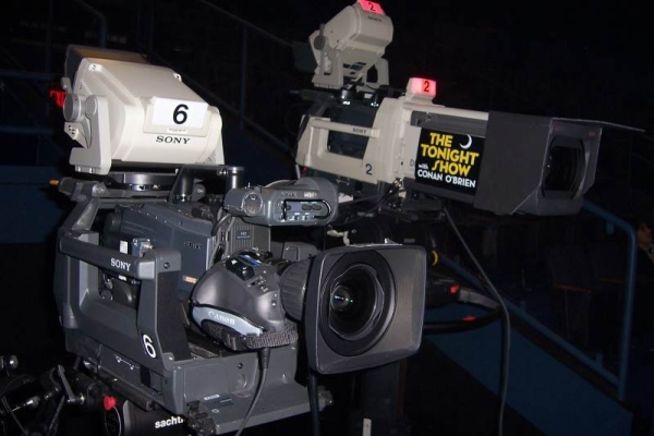 电视台用的摄像机和普通的有什么区别