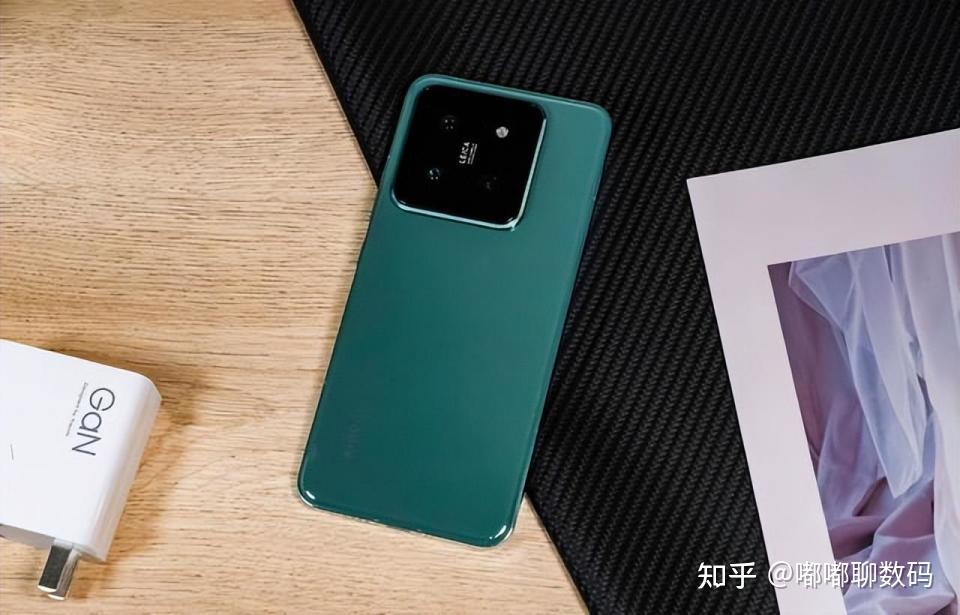 国产旗舰年底秀肌肉发了年终奖换机怎么选建议小米一加二选一