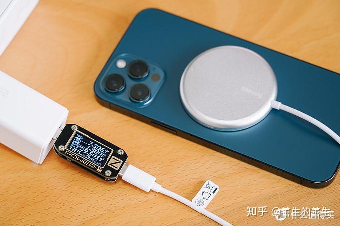 平價版magsafe,還能觸發充電動畫:倍思極簡mini磁吸無線充電器值不