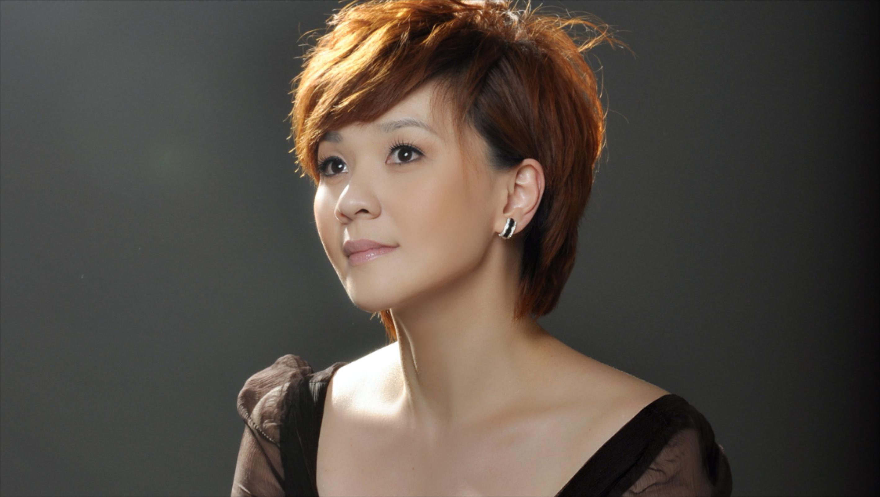 评委们的英文点评对比汉英组合点评太low了蔡徐坤是王者