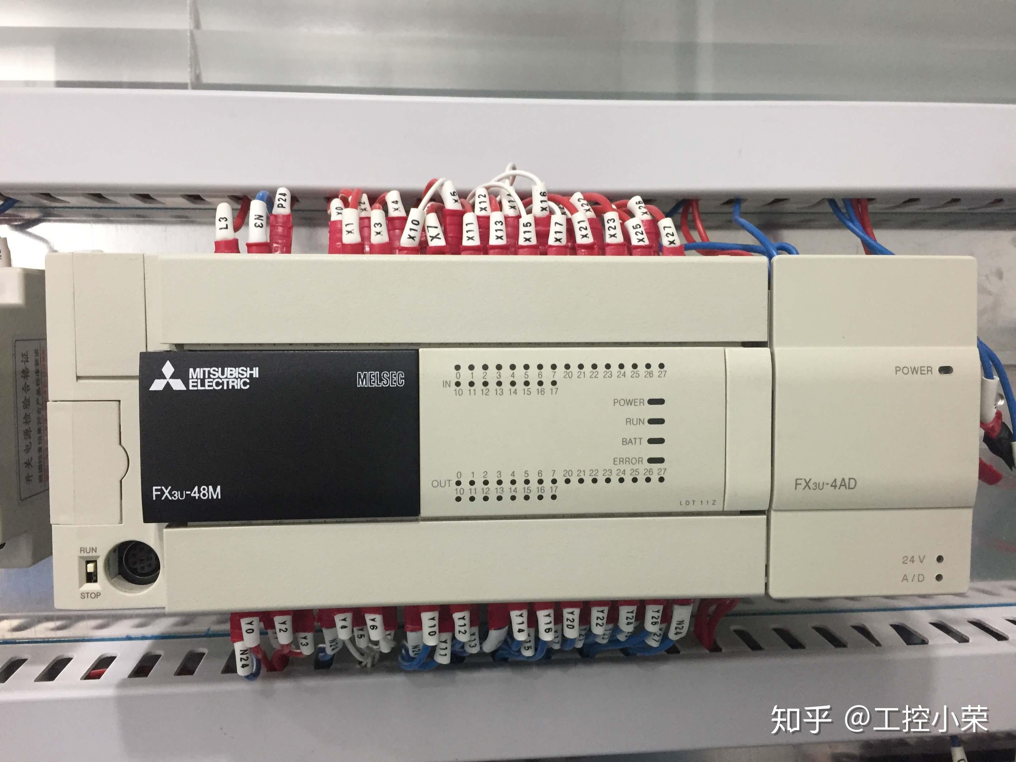 三棱 PLC 闪烁程序：控制 LED 灯的步进指南 (三棱plc指令)