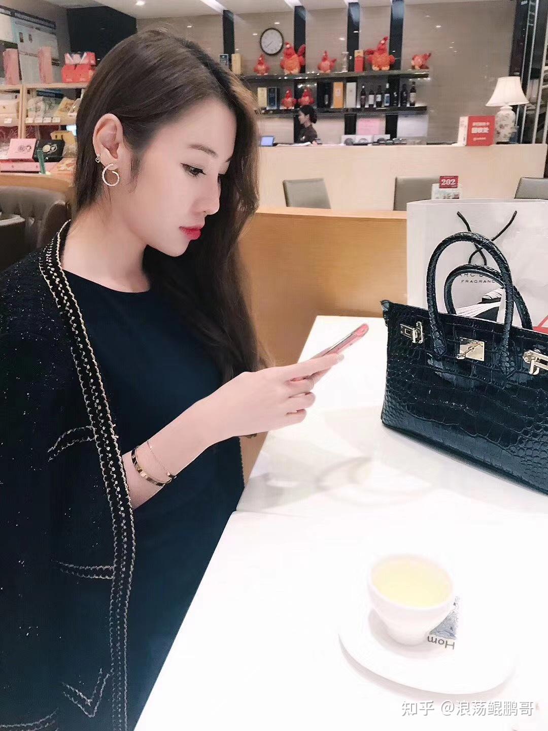 一个渣男自述睡了那么多姑娘却依然过不好这一生