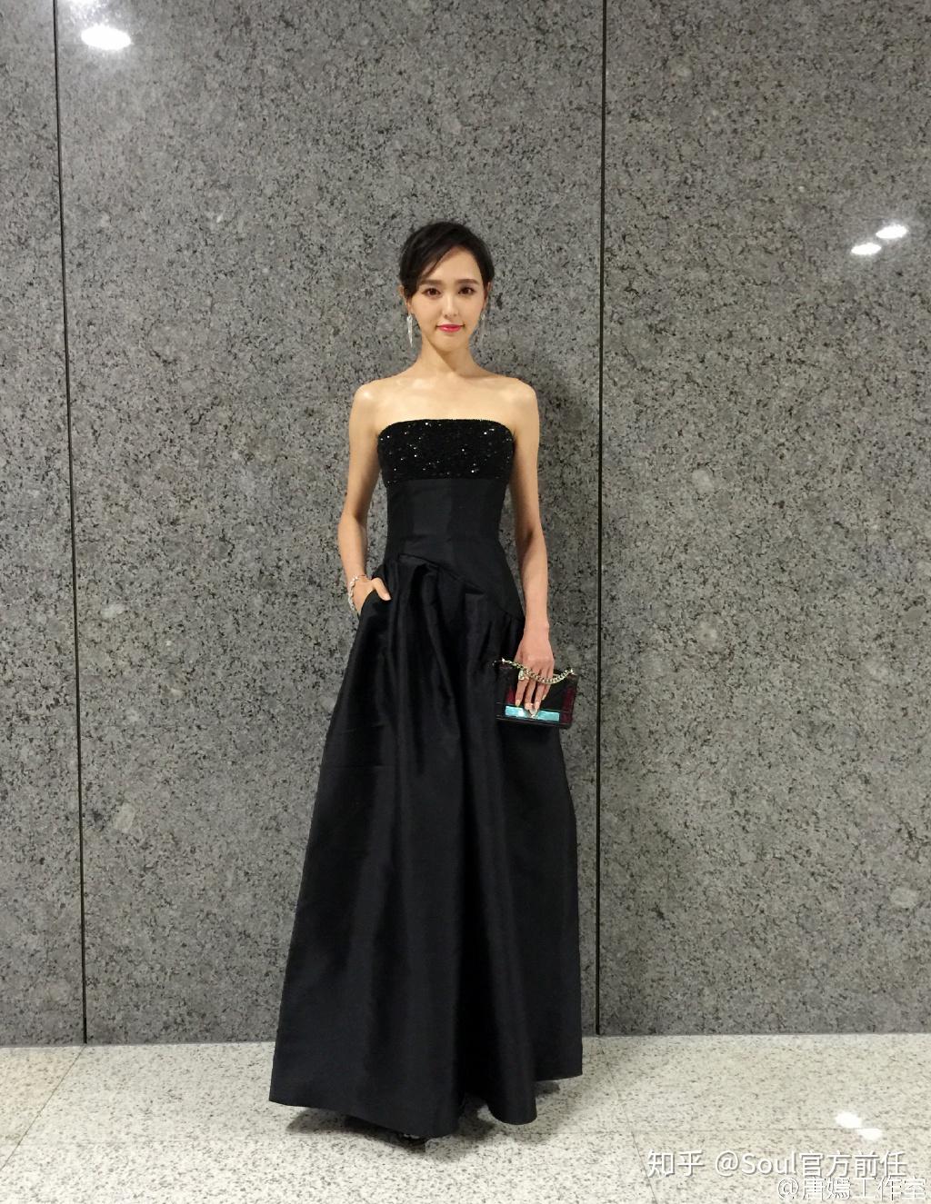 白冰 在elie sabb 这件事后,会对白冰以后在时尚圈产生什么影响吗?