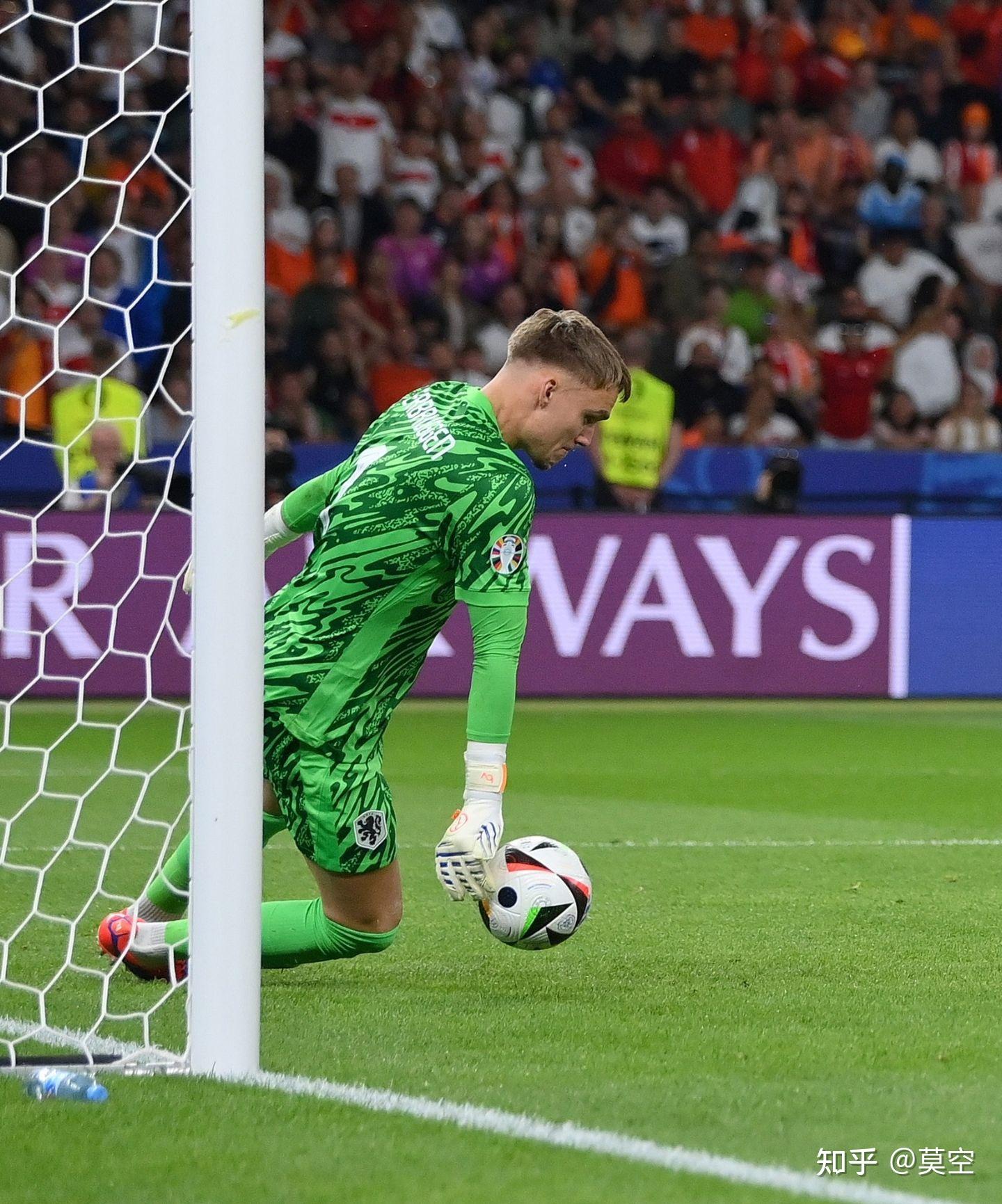 2024 欧洲杯荷兰 2:1 逆转土耳其会师英格兰,20 年后再进四强,如何