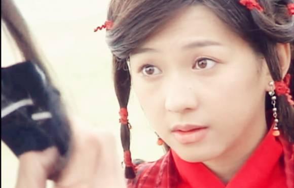 你说朱茵眨眼很惊艳我觉得杨幂的郭襄笑起来也不