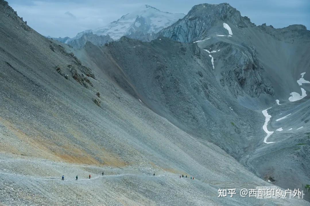 乌孙古道是与狼塔c,夏特古道并称的新疆三大顶级徒步线路之一,经典的