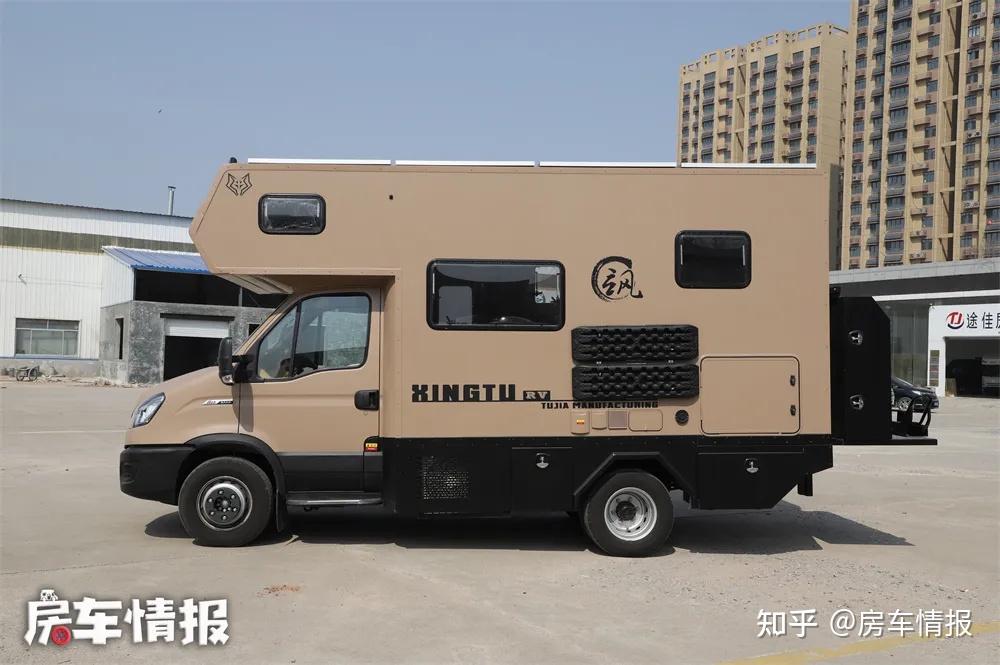 直降10万的依维柯房车性价比一下拉满实木家具老中青三代都爱