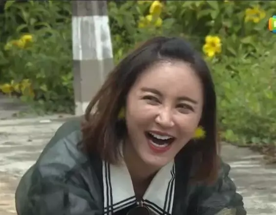 天呐噜,玻尿酸打太多的张歆艺竟然长成了蔡明