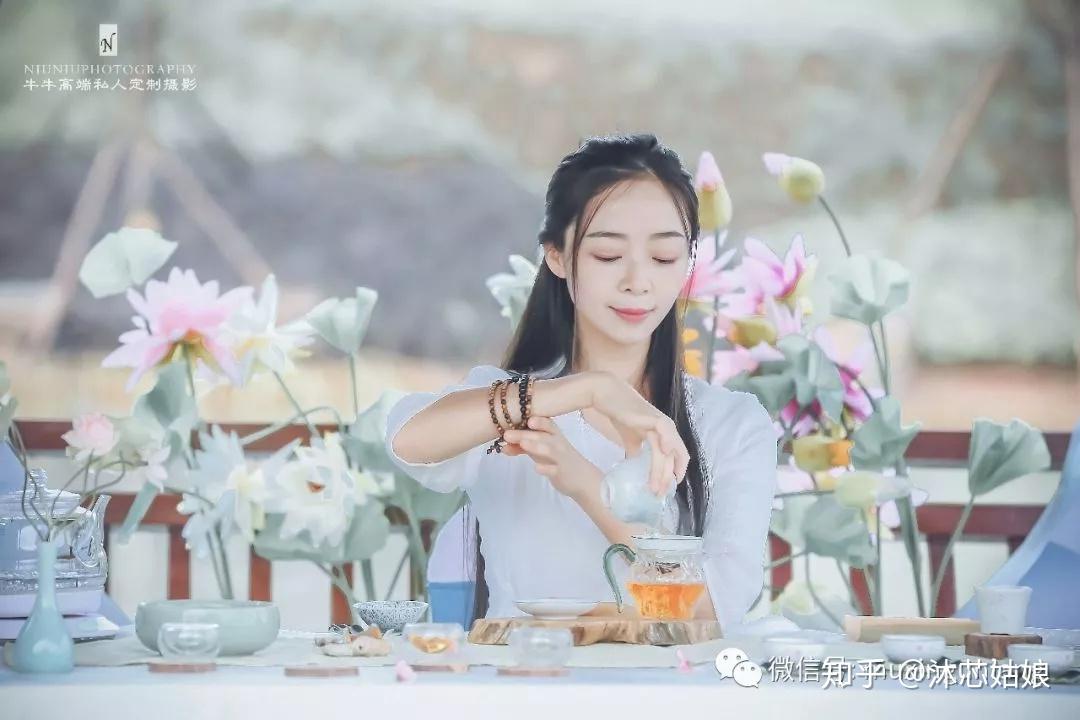 你听过正山小种的金骏眉银骏眉听说过铜骏眉吗沐芯姑娘实拍解说