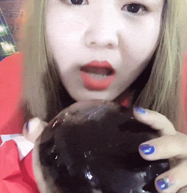 如何看待快手吃冰视频?