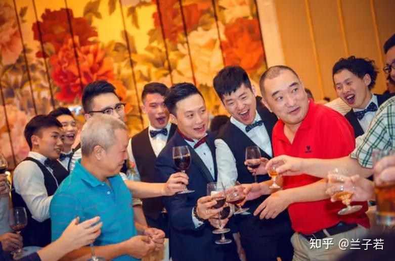 酒桌上敬酒,牢记“2不说,1不做,4讲究”,传统规矩建议了解 - 知乎