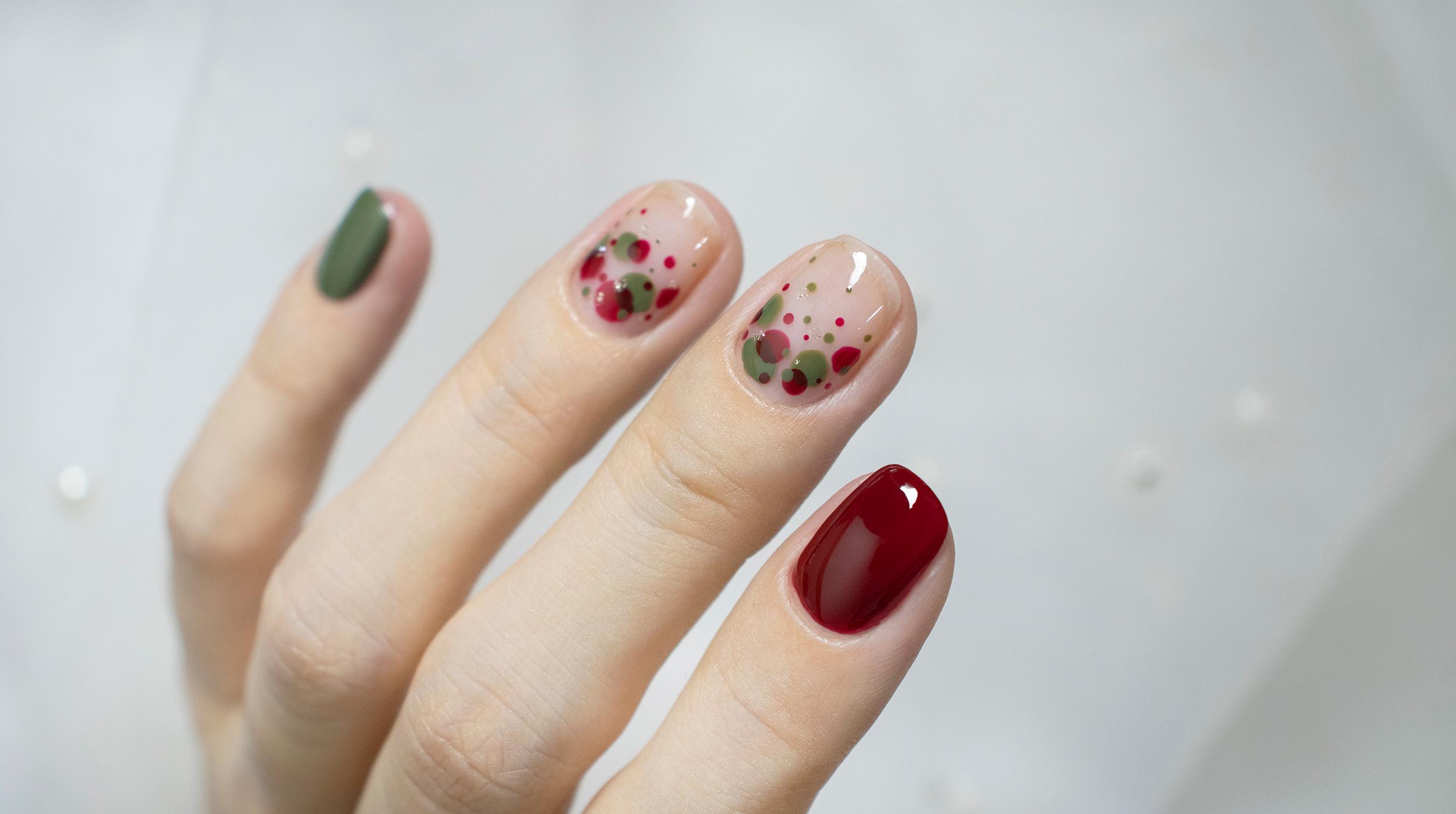 教程可爱又显白的绿色款圣诞美甲