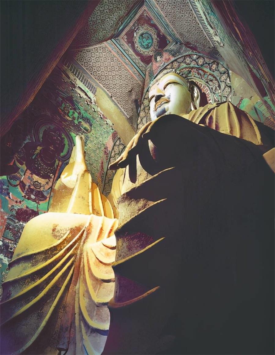 莫高窟第130窟里,最著名的大佛塑像,俗称"南大像",因位于第96窟"北大