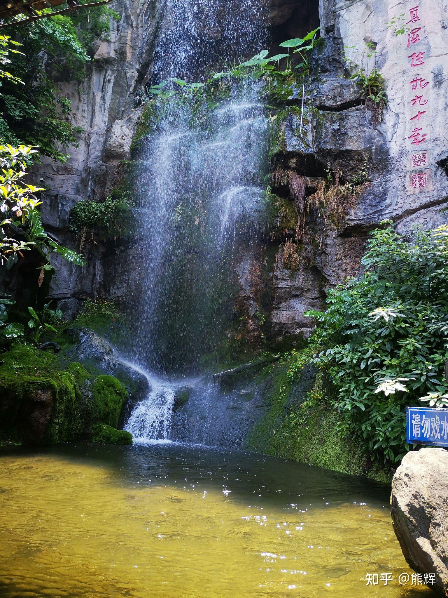 洪崖洞居然有瀑布