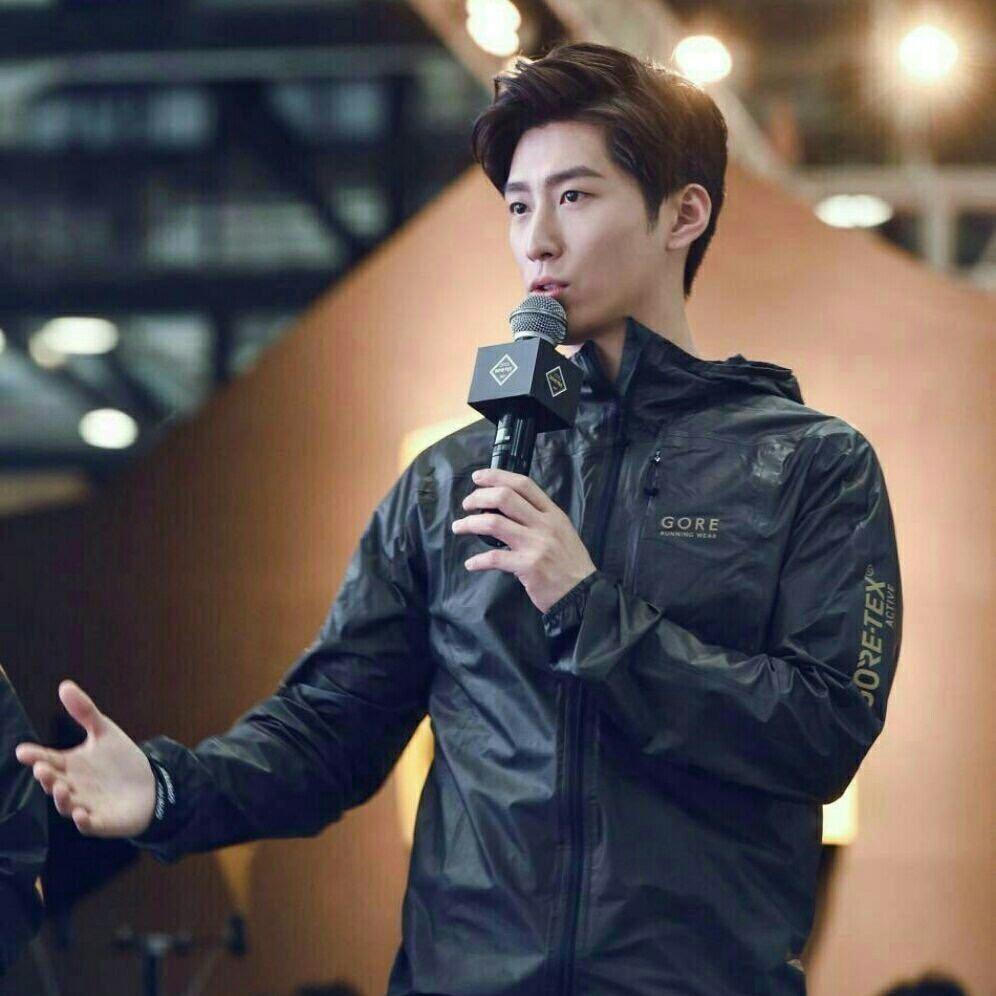 窦骁的美图或搞怪图有哪些?-窦骁帅照