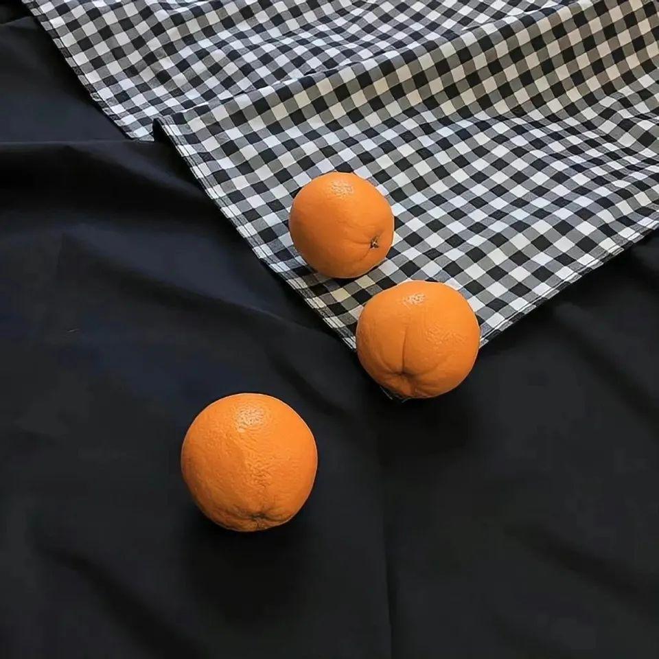 有什么白底简单的朋友圈背景图?