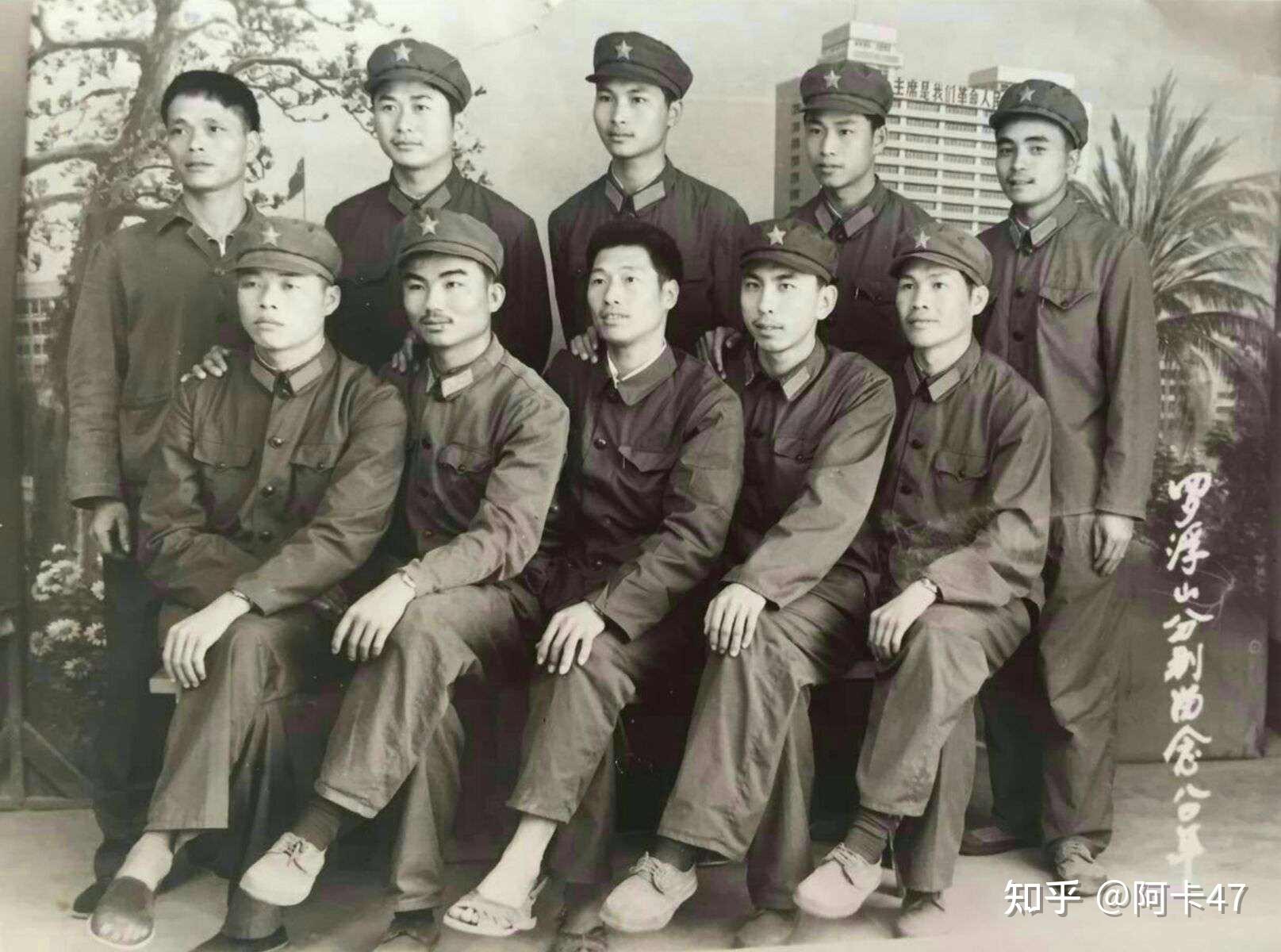 65式军服虽然堪称经典,但实战存在弊端?一颗红星,两面红旗 - 知乎
