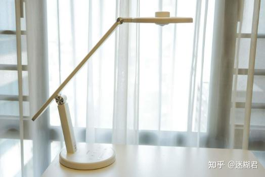 屏幕挂灯和台灯哪个好?深度揭露屏幕挂灯的作用 - 知乎