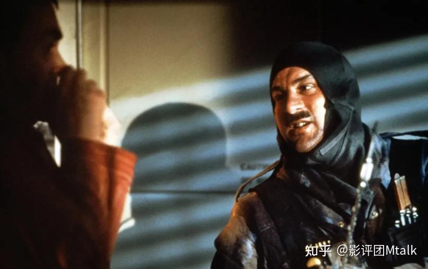 好莱坞第一部复古未来主义电影妙想天开一切都是关于男人的幻想