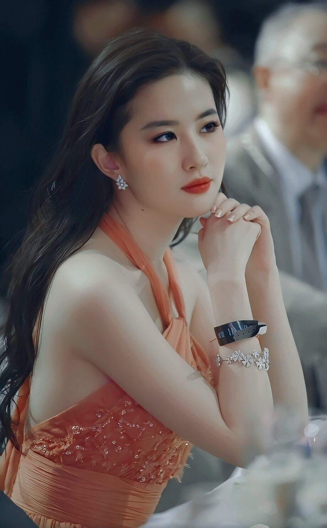 抛开气质光凭长相你认为最美的女明星是谁