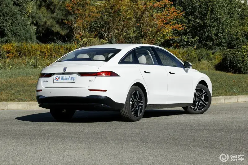 上汽荣威d7于11月8日上市将同时公布dmh混动ev纯电动价格