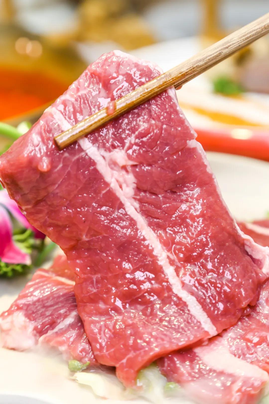 火锅店里卖牛排重庆人就爱这一块