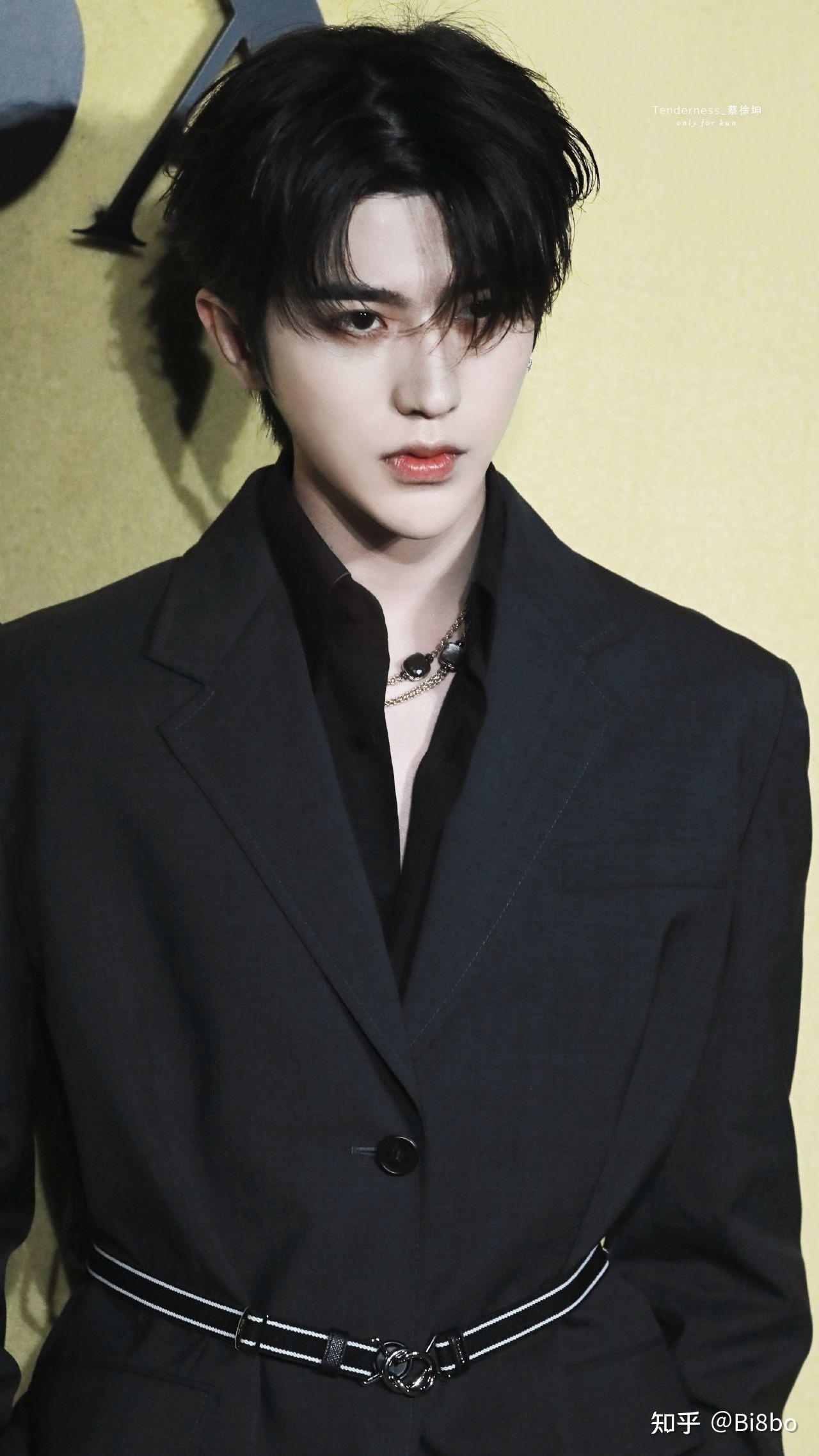 蔡徐坤有哪些出圈神图? - 知乎