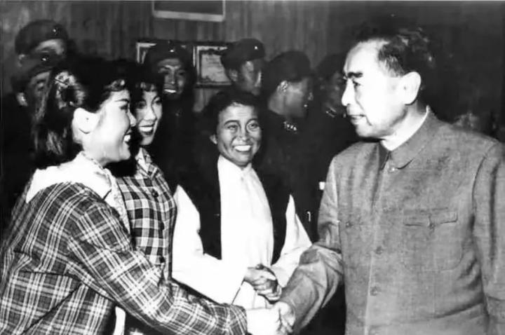 1964年,江青反对拍电影《东方红》,周总理拍板:电影一定要搞好 - 知乎