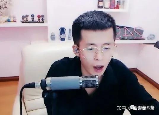 也有粉丝曝出冕徒瑶瑶也是成都的,大哥跟洋洋都在虎牙玩!