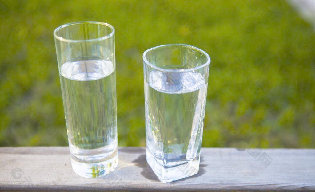 水杯图片 v2-103cb1a682a6fda0fb4208c69d0292f1_1200x500.jpg