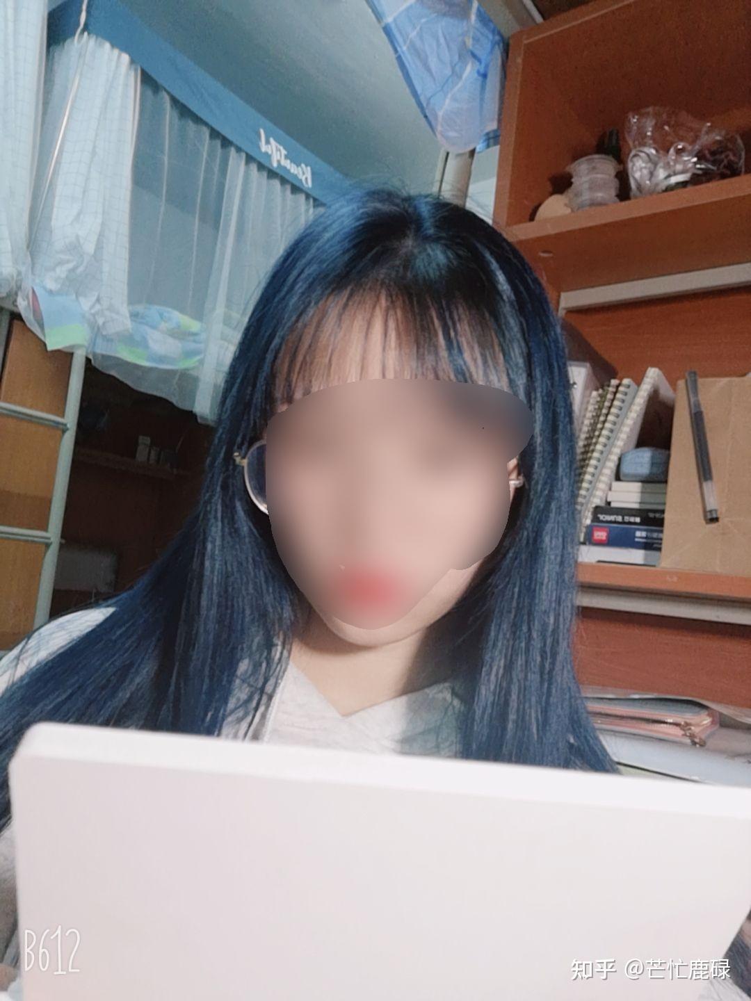 记录蓝黑蓝灰发色褪色过程